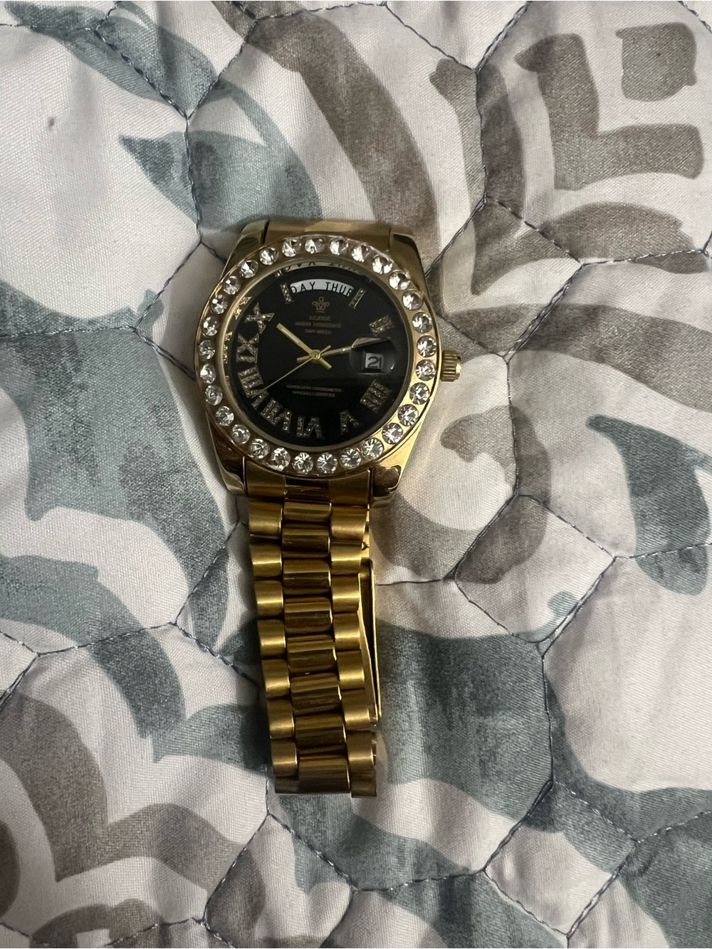& Other Stories Gold-Tone Men’s Watch with Black Dial and Crystal Bezel